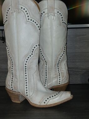 Idyllwind White Studded Western Cowgirl Heeled Boots